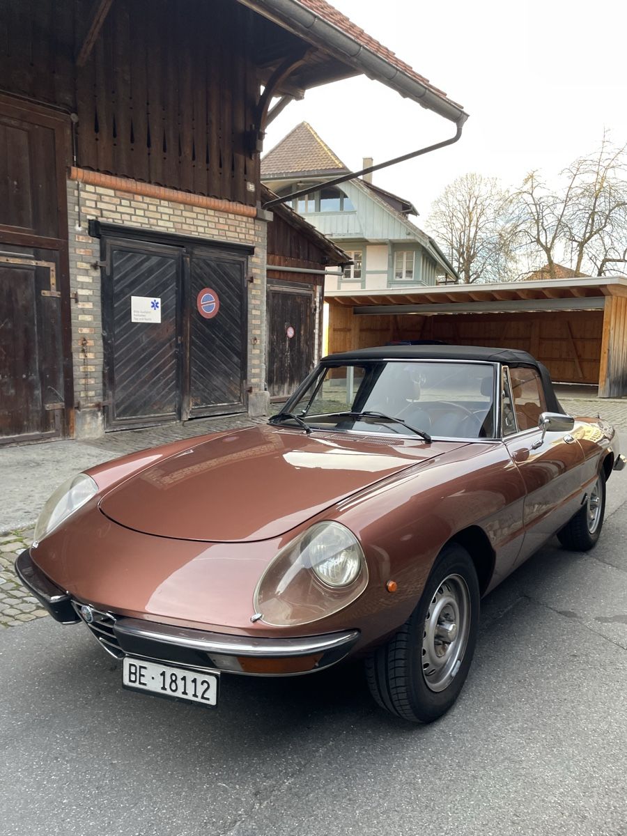 Alfa Romeo Automobili: Alfa Spider 2.0 Fastback – Usato da Laupen BE venduto da Perigoso 1