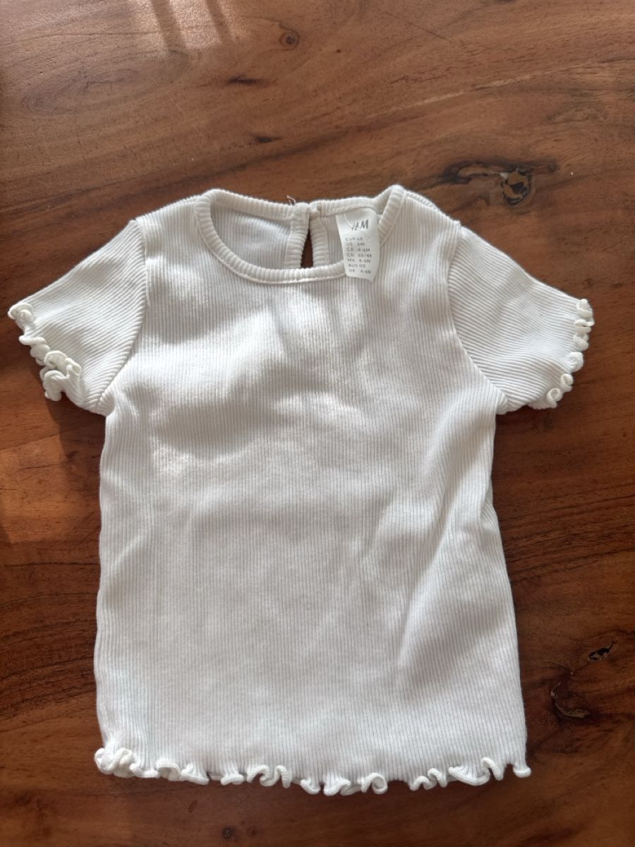 H&M Camicette, T-shirt & Top: H&M Ripp Top Weiss Grösse 68 – Usato da Sissach venduto da fre_m8fn