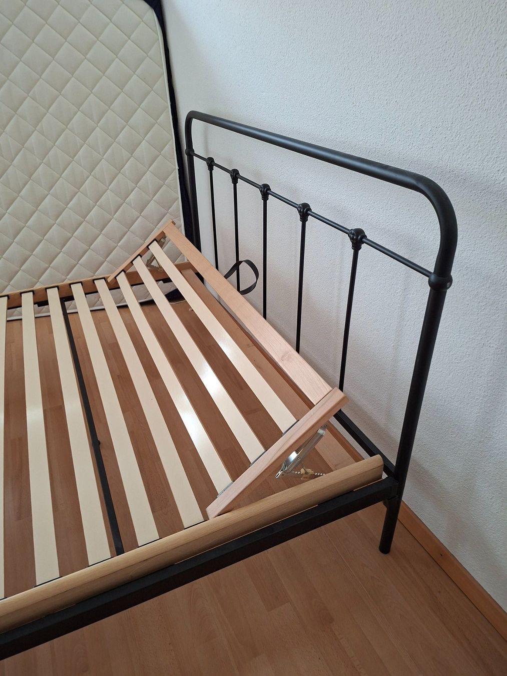 Letti: Metall-Bett schwarz – Usato da Wallisellen venduto da dip_pdh2 3