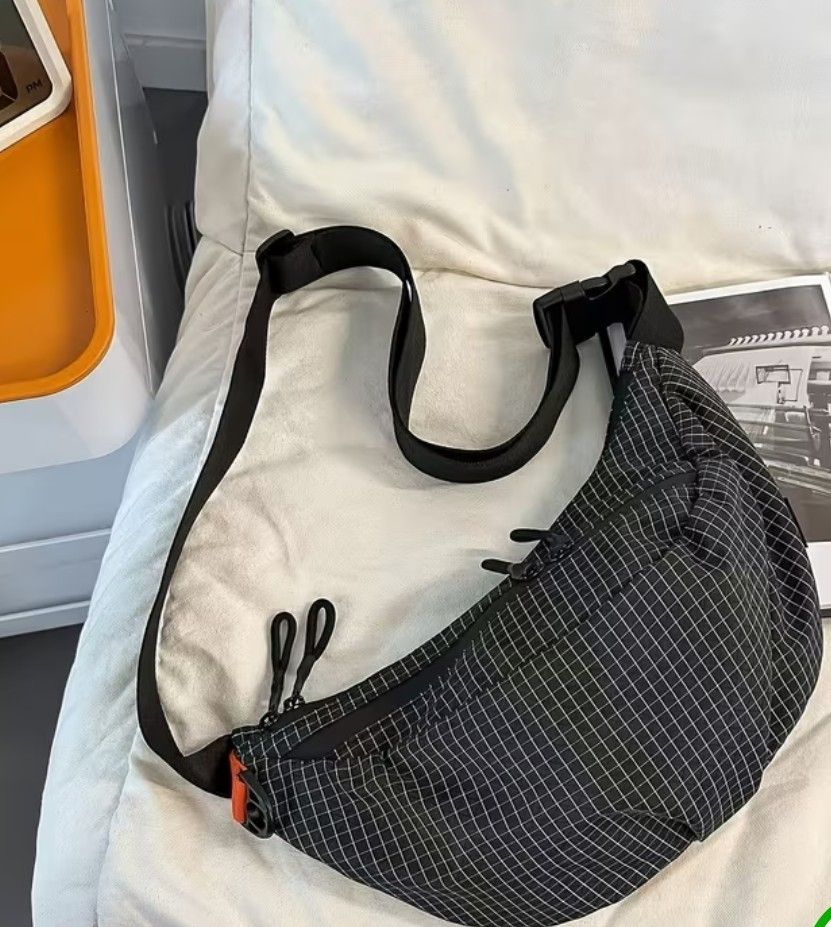 Taschen: Handtasche/ Bauchtasche – Neu (gemäss Beschreibung) aus Schwyz von Magdalena86