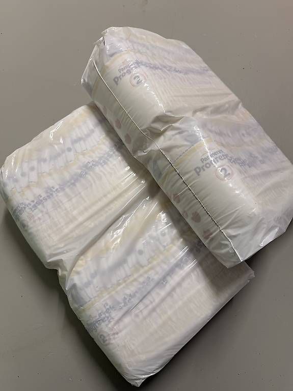 Pampers Secchi per pannolini & Pannolini: Pampers #2 Preis pro Windel CHF 0.25 – Usato da Zürich venduto da edonze