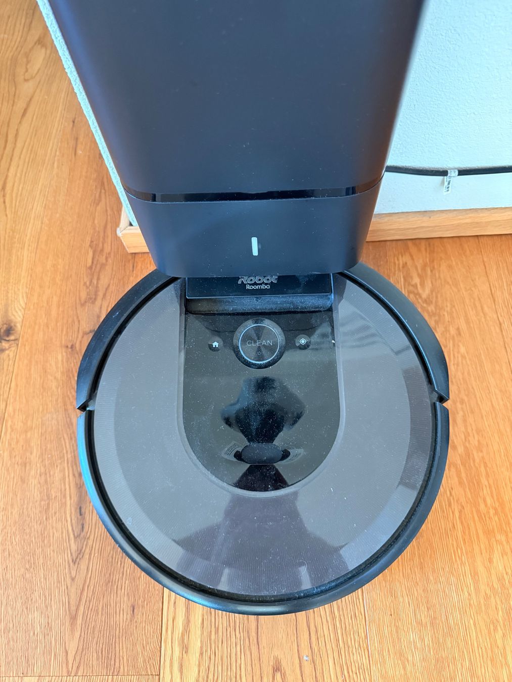 Irobot Aspirateurs & Accessoires: iRobot Roomba i7+ mit Clean Base – Défectueux à Einsiedeln par ReusingIsBetter 2