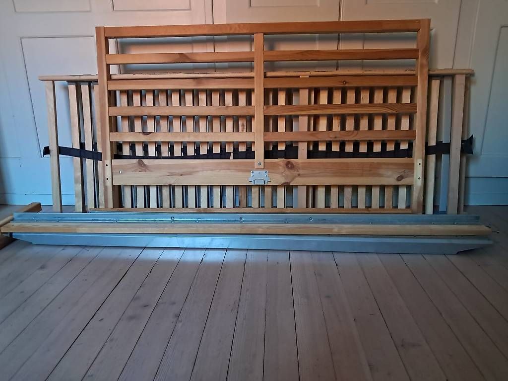 Betten: Bett mit Lattenrost – Gebraucht aus Worb von sai_j9mh 1