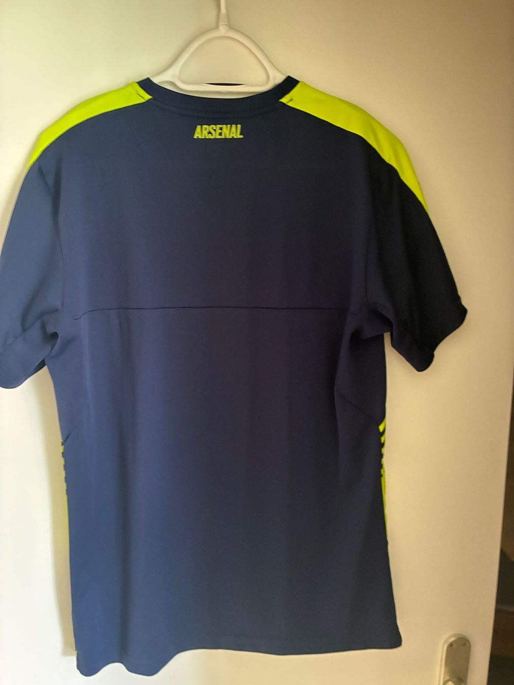 Puma Canottiere & Pantaloni: Arsenal Shirt Puma – Usato da Buchs AG venduto da Cflyingfish 1