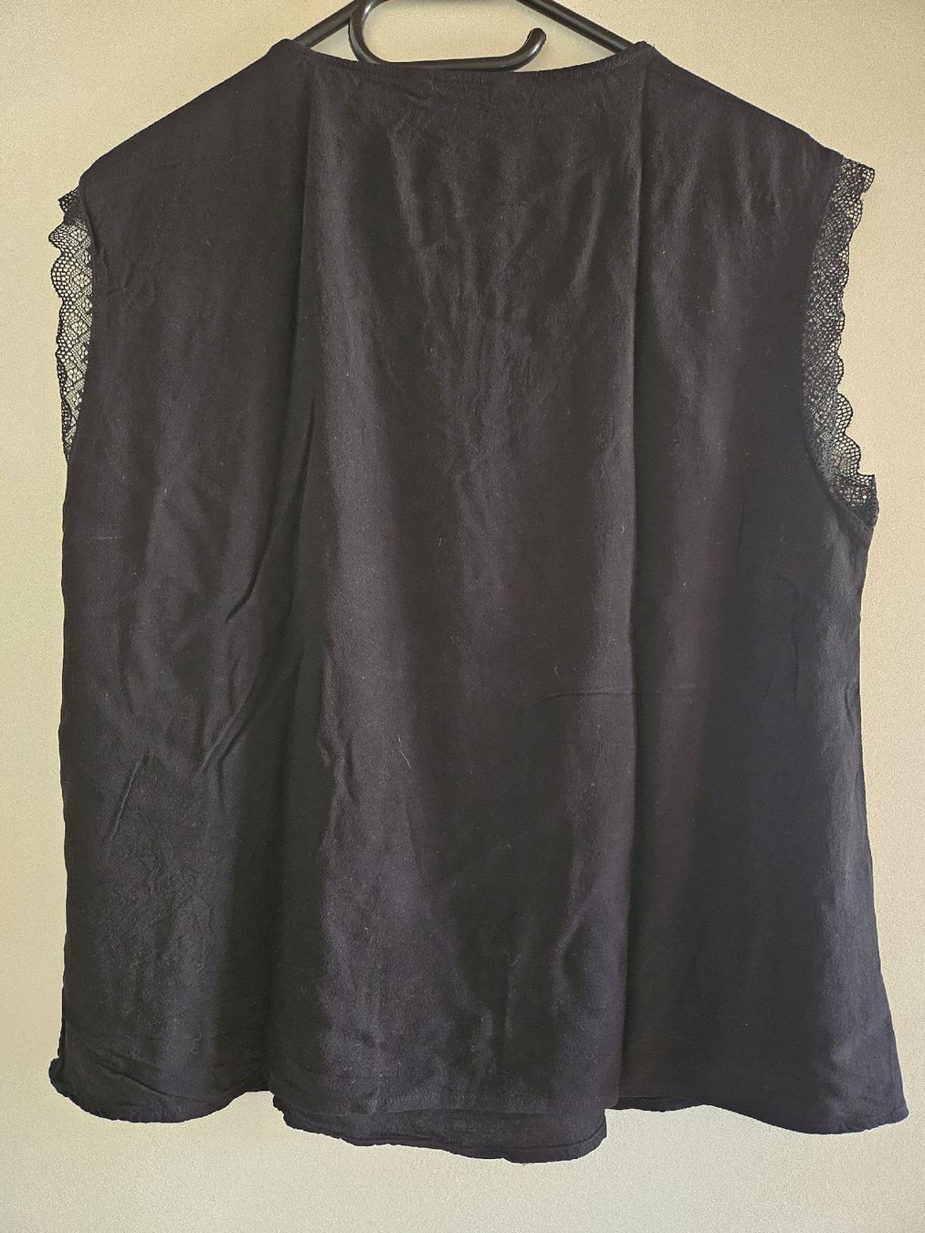 Only T-shirt: T-shirt noir – Usato da Fontenais venduto da zizatie 1