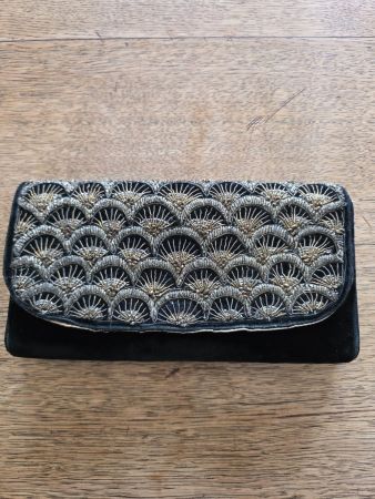 Elegante Vintage Clutch/Handtasche mit Stickereien Schwar...