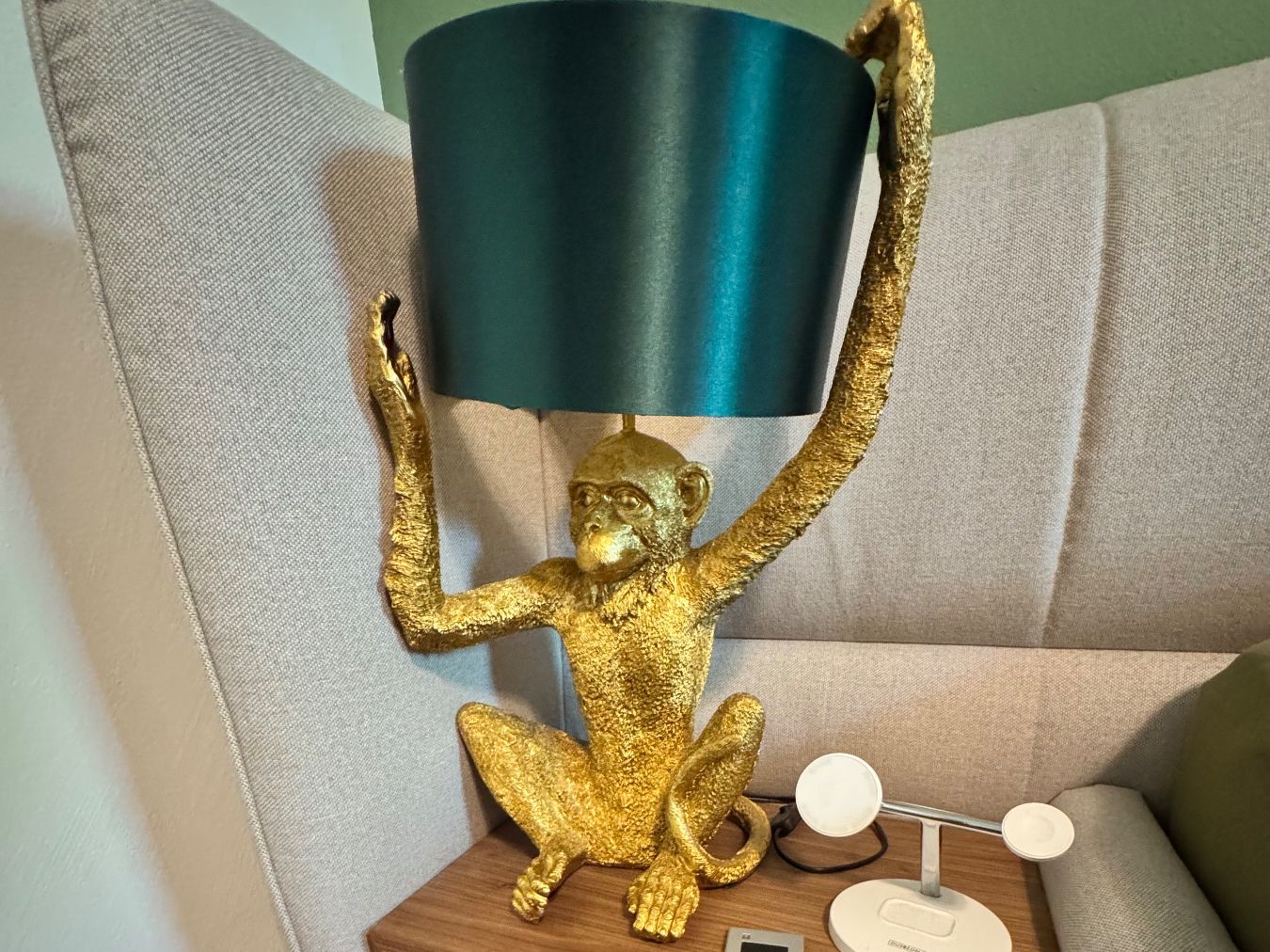 Kare Lampen: KARE Gold Monkey Table Lamp with Green Shade – Gebraucht aus Glattbrugg von dam_5rgm