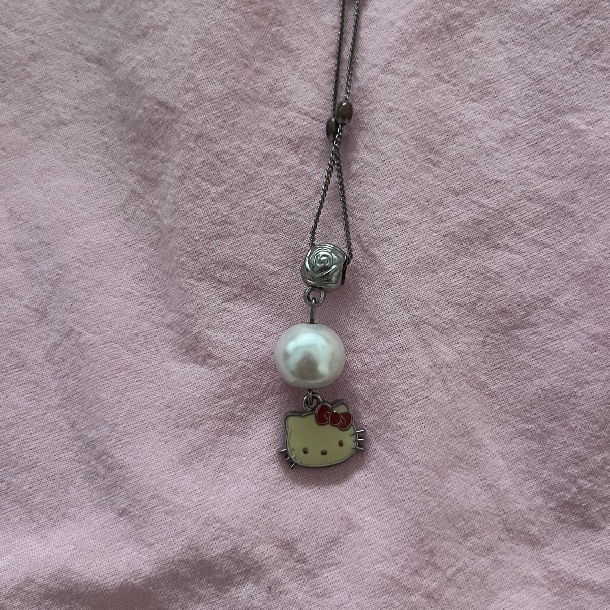 Colliers: Sanrio Collier Pendentif Hello Kitty – D'occasion à Le Grand-Saconnex par Koko.hime_