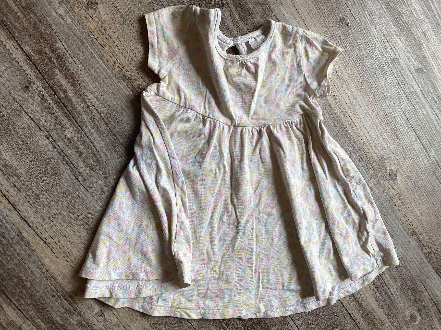 Vestiti & Gonne: 2 Baby Kleidchen (9-12Mt) – Usato da Zürich venduto da Petrui 1