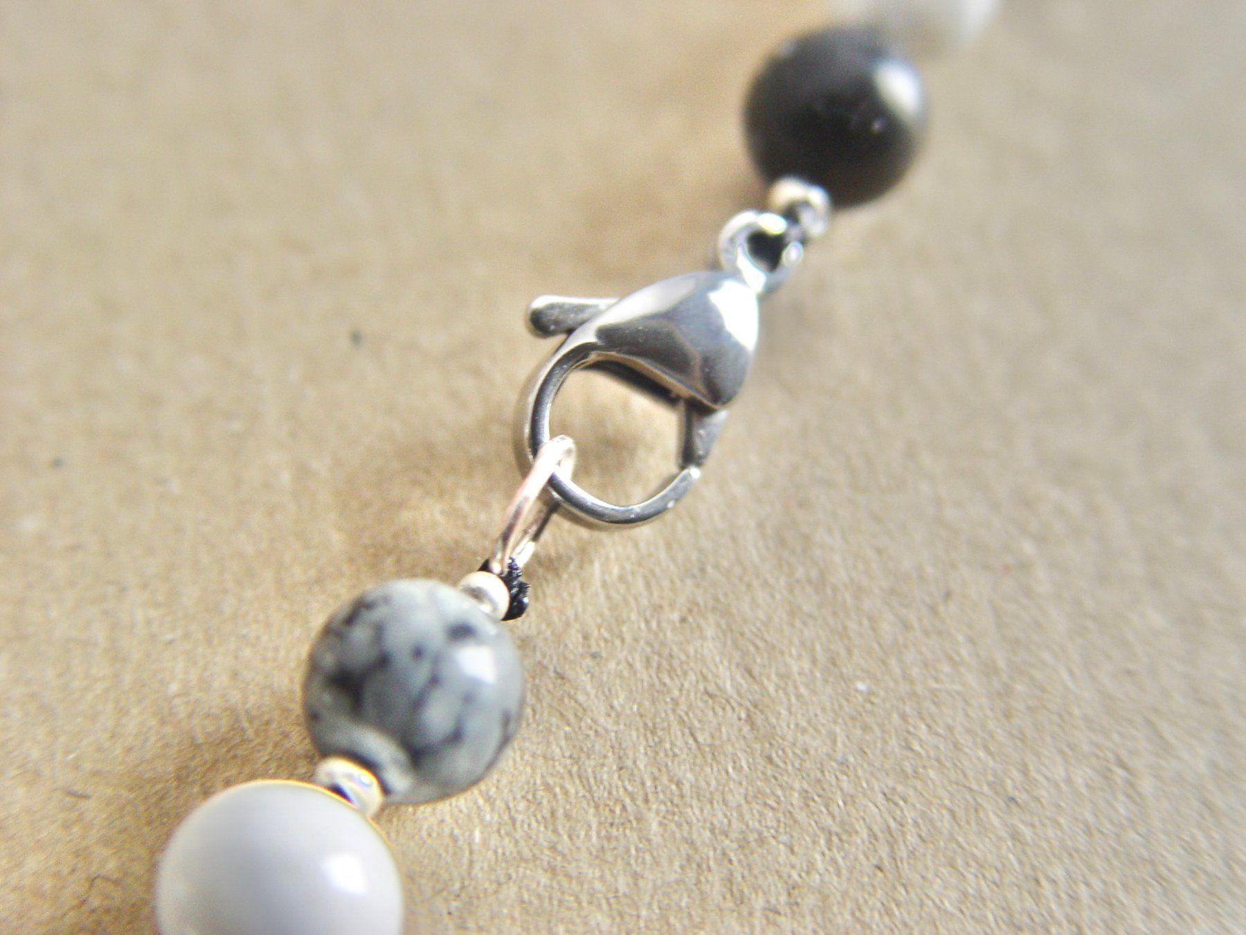 Catenine: Collier Magnesit und Obsidian – Nuovo (secondo la descrizione) da Henggart venduto da gernli 3