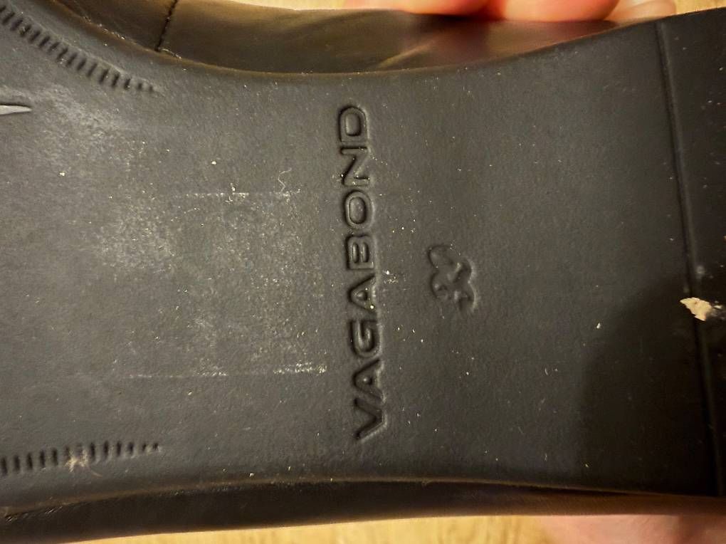 Chaussures femmes: Chaussures cuir noires taille 39 – D'occasion à Riex par sie_ngx9 2
