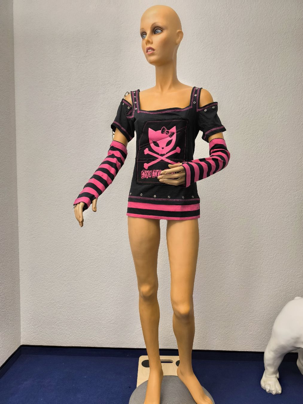 Pullover & Sweatshirts: Bye bye Kitty Pullover von Metro – Gebraucht aus Fischbach LU von BuBri