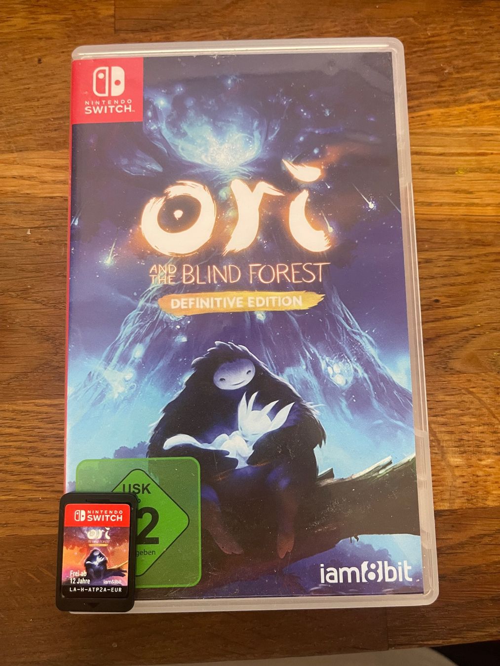 Jeux: Ori and the Blind Forest: Definitive Edition - Switch – D'occasion à Oensingen par ped_wb6r