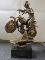 MOTOCROSS, MARMORSOCKEL  33 H, 23B  LETZTE STUCK