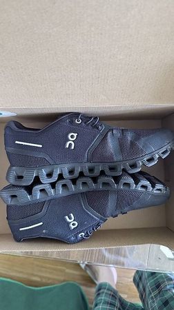 On cloud Schuhe