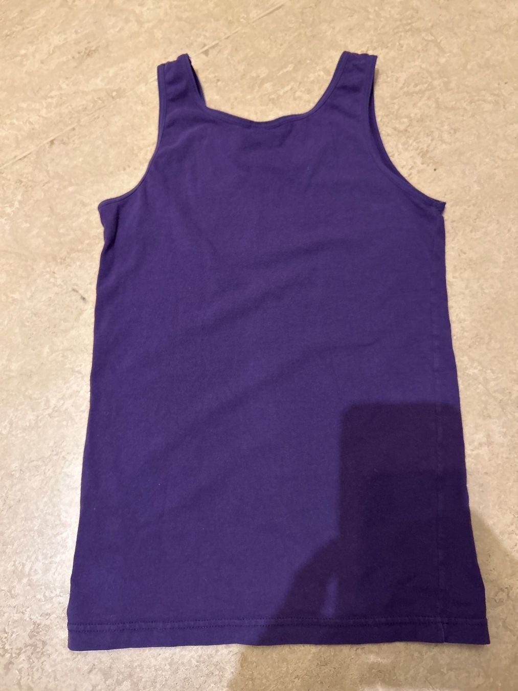 Camicette, T-shirt & Top: Mädchen Top ärmellos Gr. 134/140 violett – Usato da Guntershausen venduto da Gloominati 1