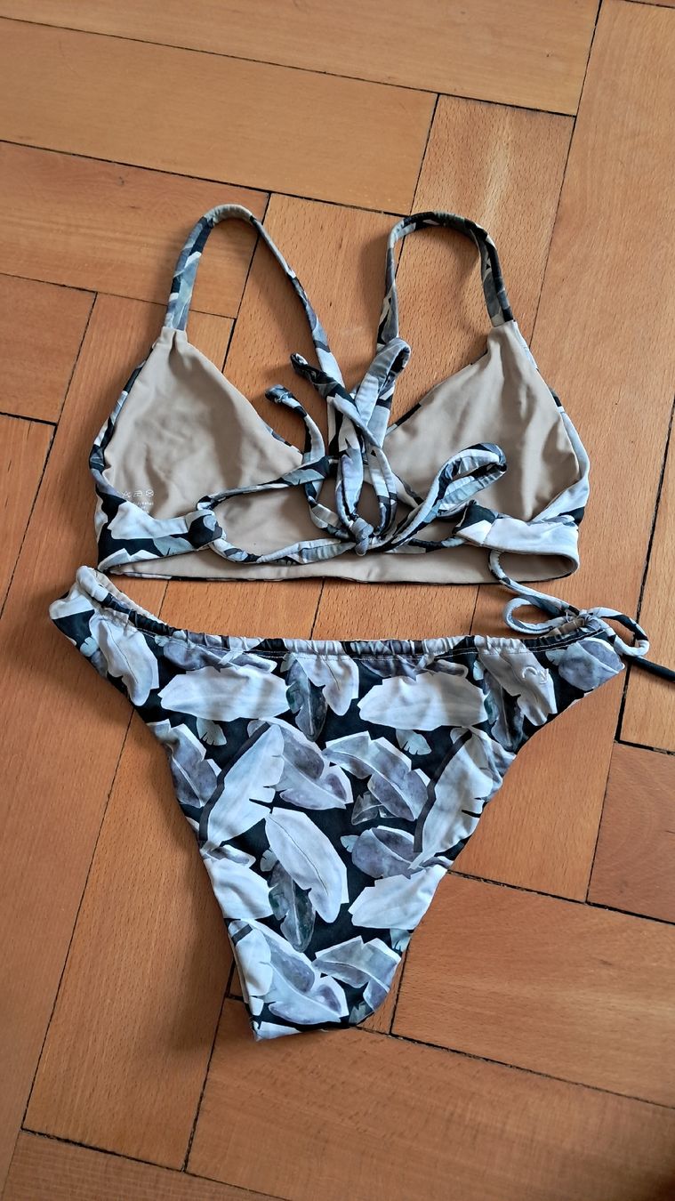 Badekleider & Bikinis: Oy Surf Bikini Set Blättermuster M  – Gebraucht aus Basel von Bluepirat 3