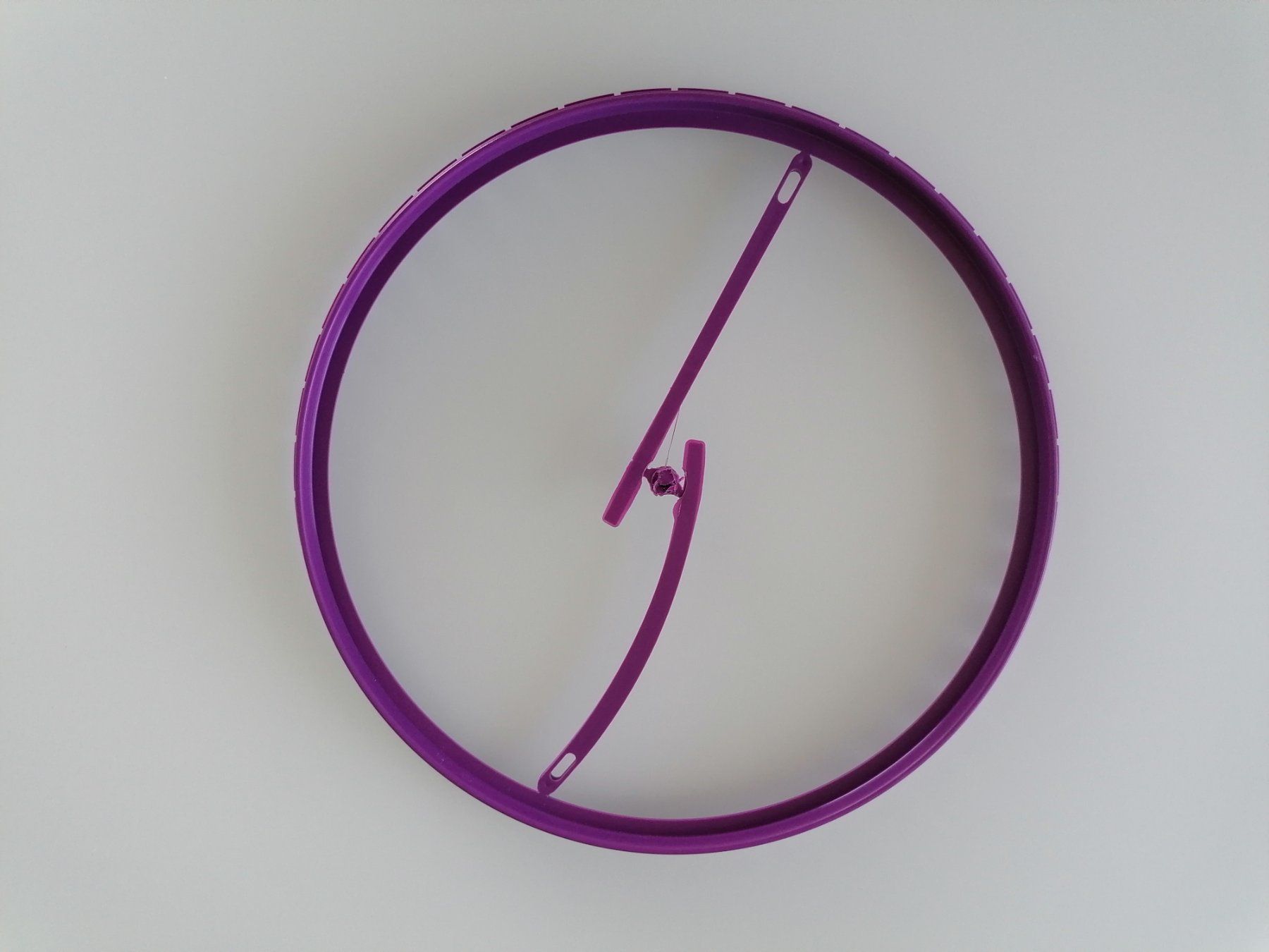 Telai per tessitura: NEU, NIE GEBRAUCHT: Rundwebrahmen Ø 23cm – Usato da Uster venduto da Smilla07 1