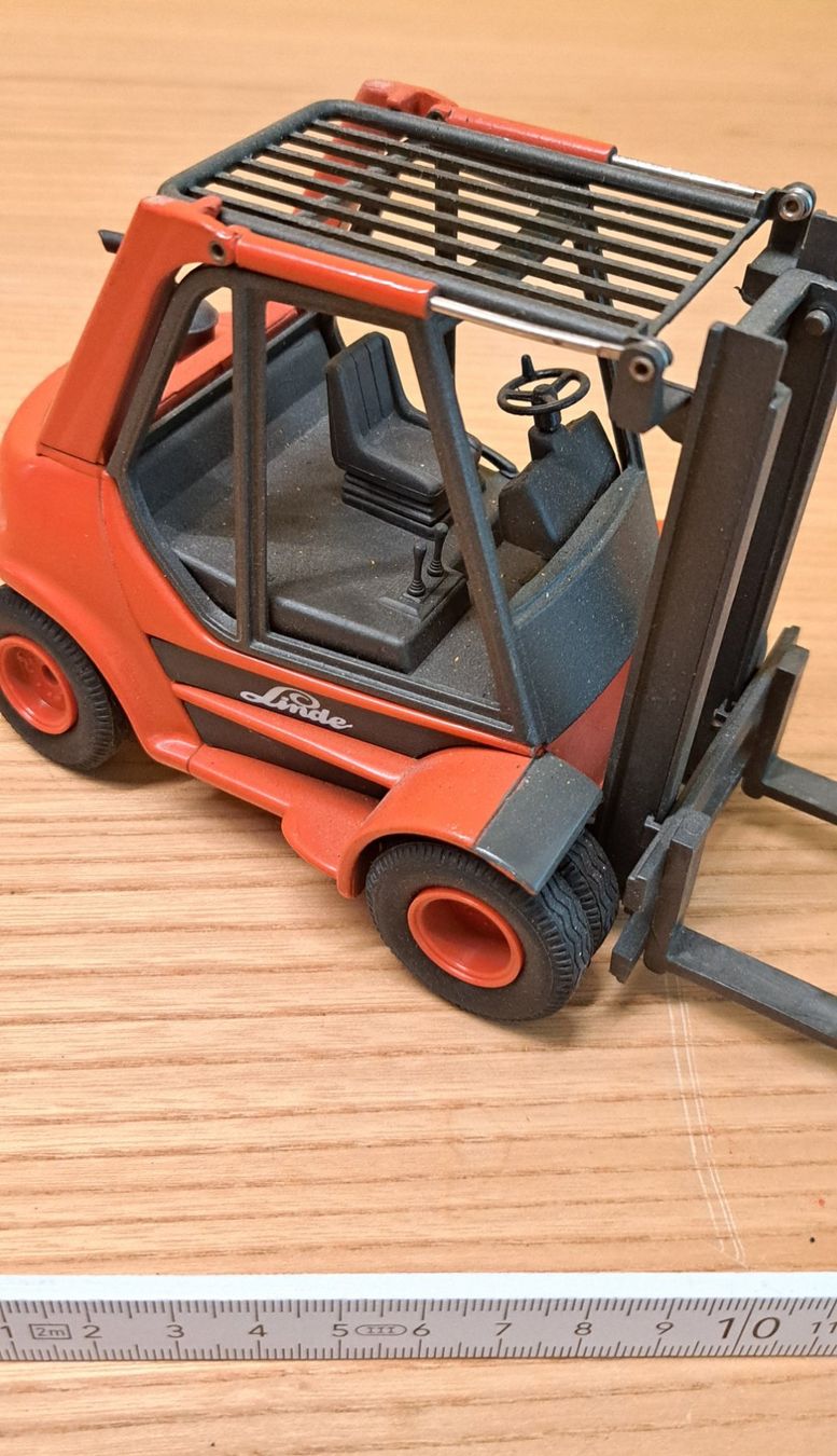 Schuco Modellini d'auto: Linde Modell Stapler (Gabelstapler) Schuco – Usato da Dietlikon venduto da kosta.katoglou 5