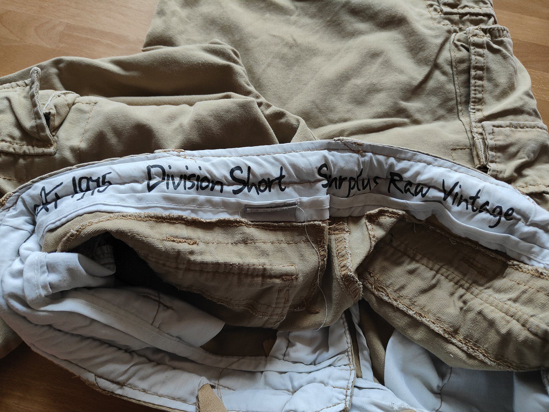 Pantaloni: Kurze Hose Division Short – Usato da Oberurnen venduto da Soola 4