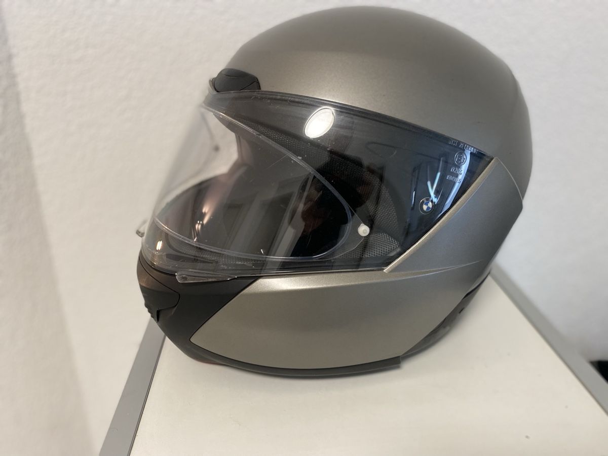 BMW Helme & Visiere: BMW Motorradhelm Gr 54-55 – Gebraucht aus Birrwil von Bendegriz
