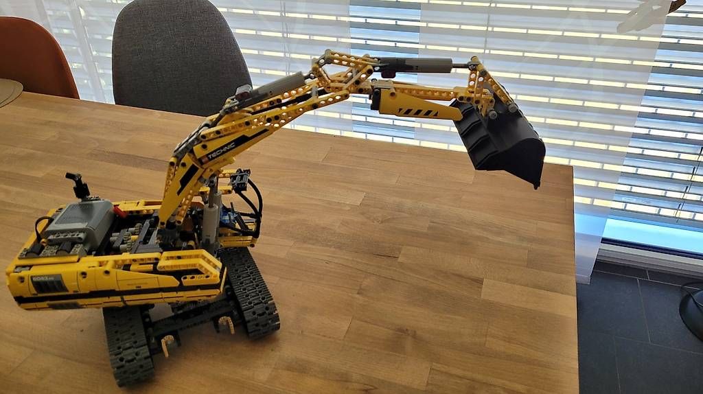 Lego Jeux de construction: Raupenbagger mit Fernsteuerung 8043 – D'occasion à Olten par Einwegparadies 2