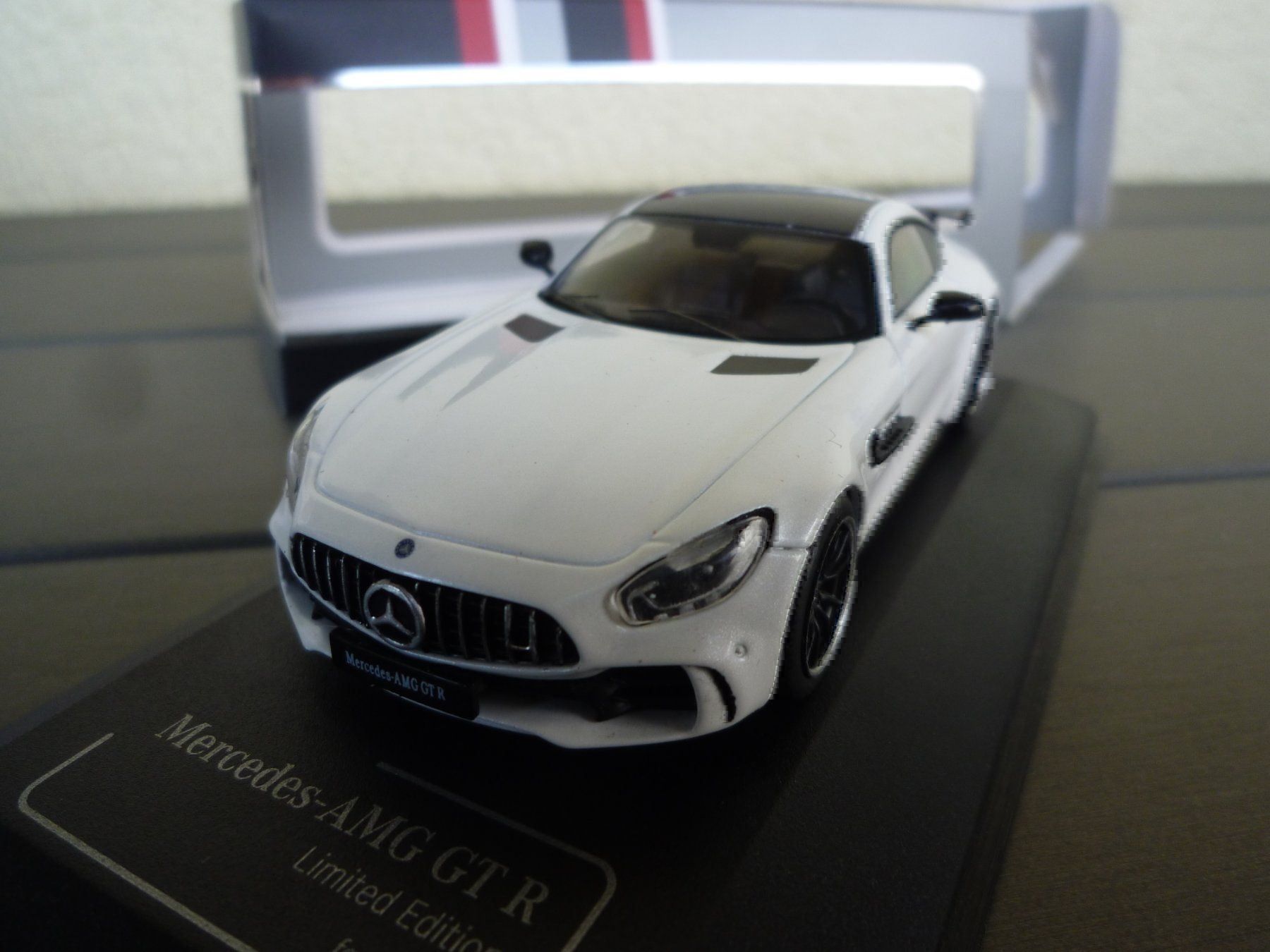 Mercedes-Benz Modellini d'auto: Mercedes AMG GT R – Nuovo e nell'imballaggio originale da Flawil venduto da Imperiosud 5