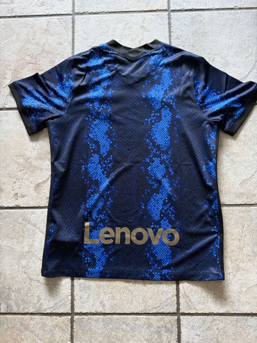 Canottiere & Pantaloni: Inter Milan Trikot 21/22 Snake Gr. L – Nuovo e nell'imballaggio originale da Arth venduto da rosen1982 2