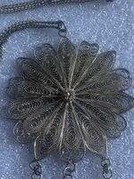 Filigran Anhänger mit Kette, Silberfarben