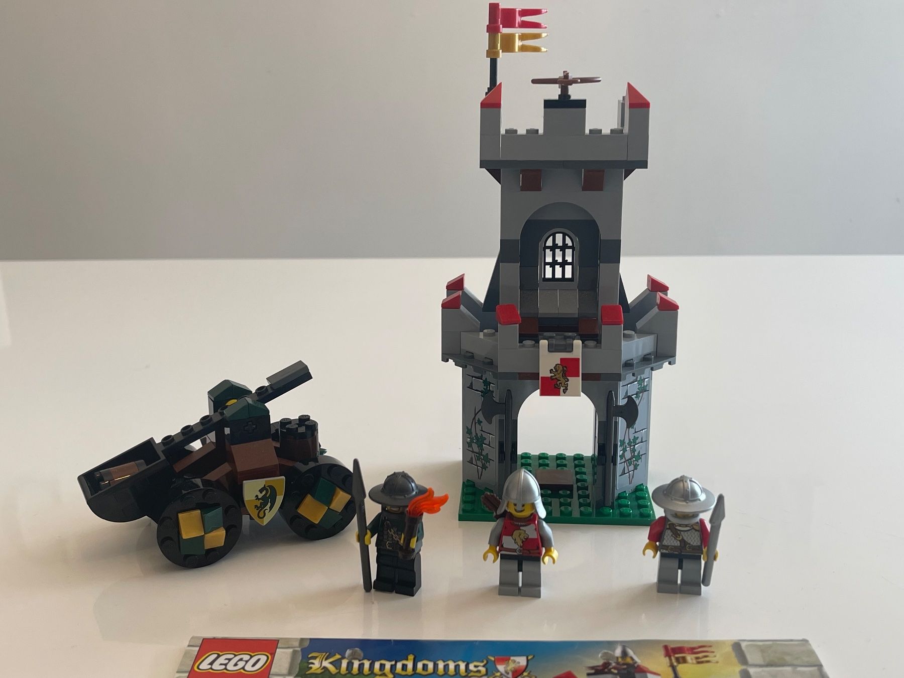 Lego Kit di costruzioni: Lego Castle 7948 Outpost Attack / Aussenposten - KINGDOMS – Usato da Burgdorf venduto da Pistar 1