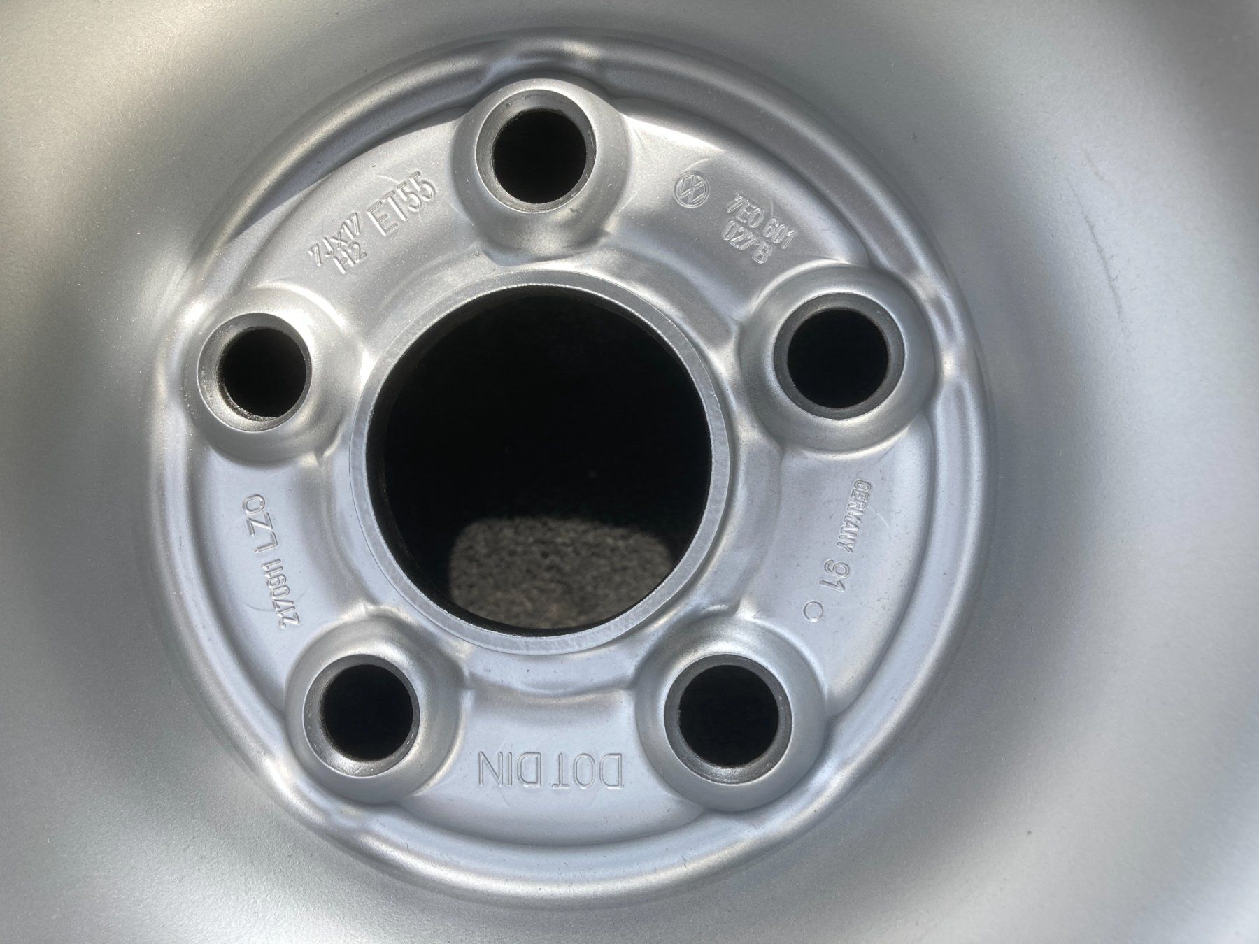 Continental Pneumatici & Ruote complete: VW T6 Multivan Winterräder 215/60R17 Continental – Usato da Cham venduto da Cham6332 7