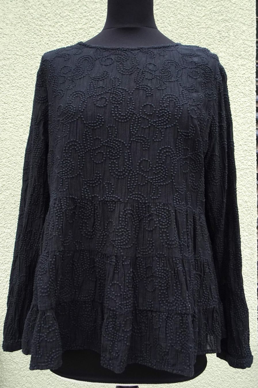 Repeat Camicette: Repeat Bluse schwarz Stufig Blumenmuster Gr 36 S – Usato da Winterthur venduto da blumeblau77