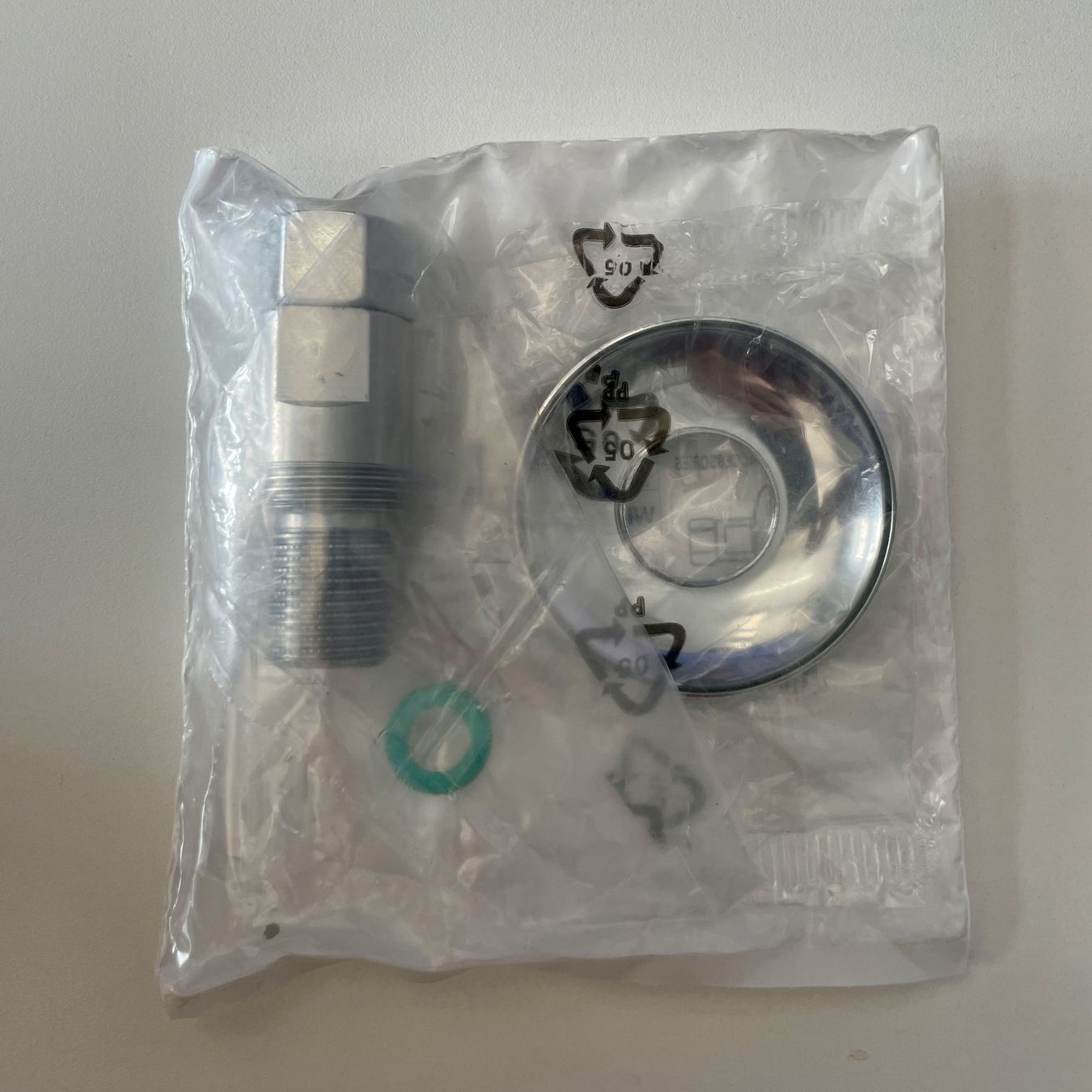 Arwa Armaturen: Absperrverschraubung Sanitär 1/2-1/2, mit Rosette – Neu und originalverpackt aus Bremgarten b. Bern von thkum