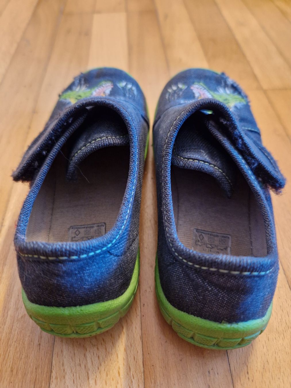 Superfit Scarpe per ragazzi: Superfit Hausschuhe, Gr. 26, Dinomotiv – Usato da Winkel venduto da MischiEtter 1