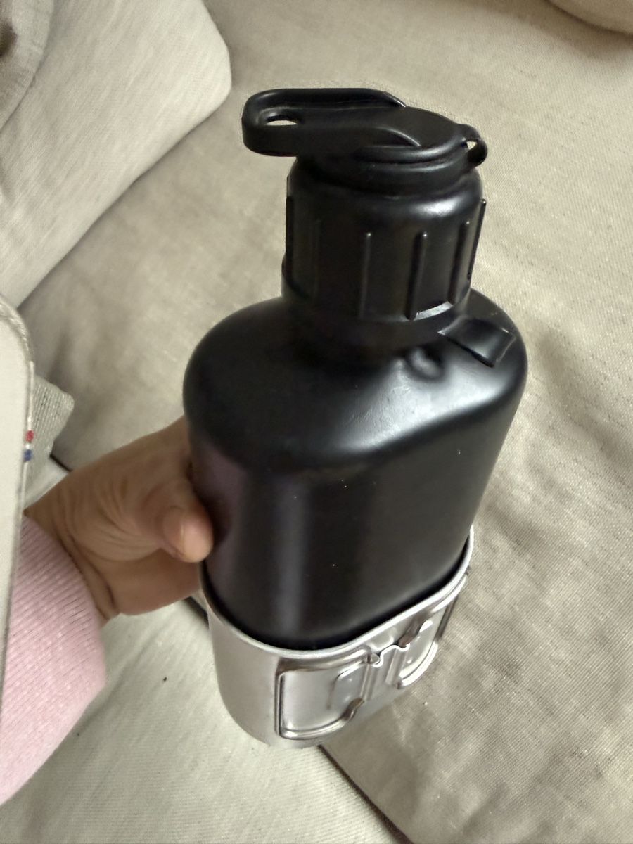 Schweizer Armee Ausrüstung & Ersatzteile: Schweizer Armee Feldflasche mit Becher  – Gebraucht aus Menzengrüt von SC1973 2