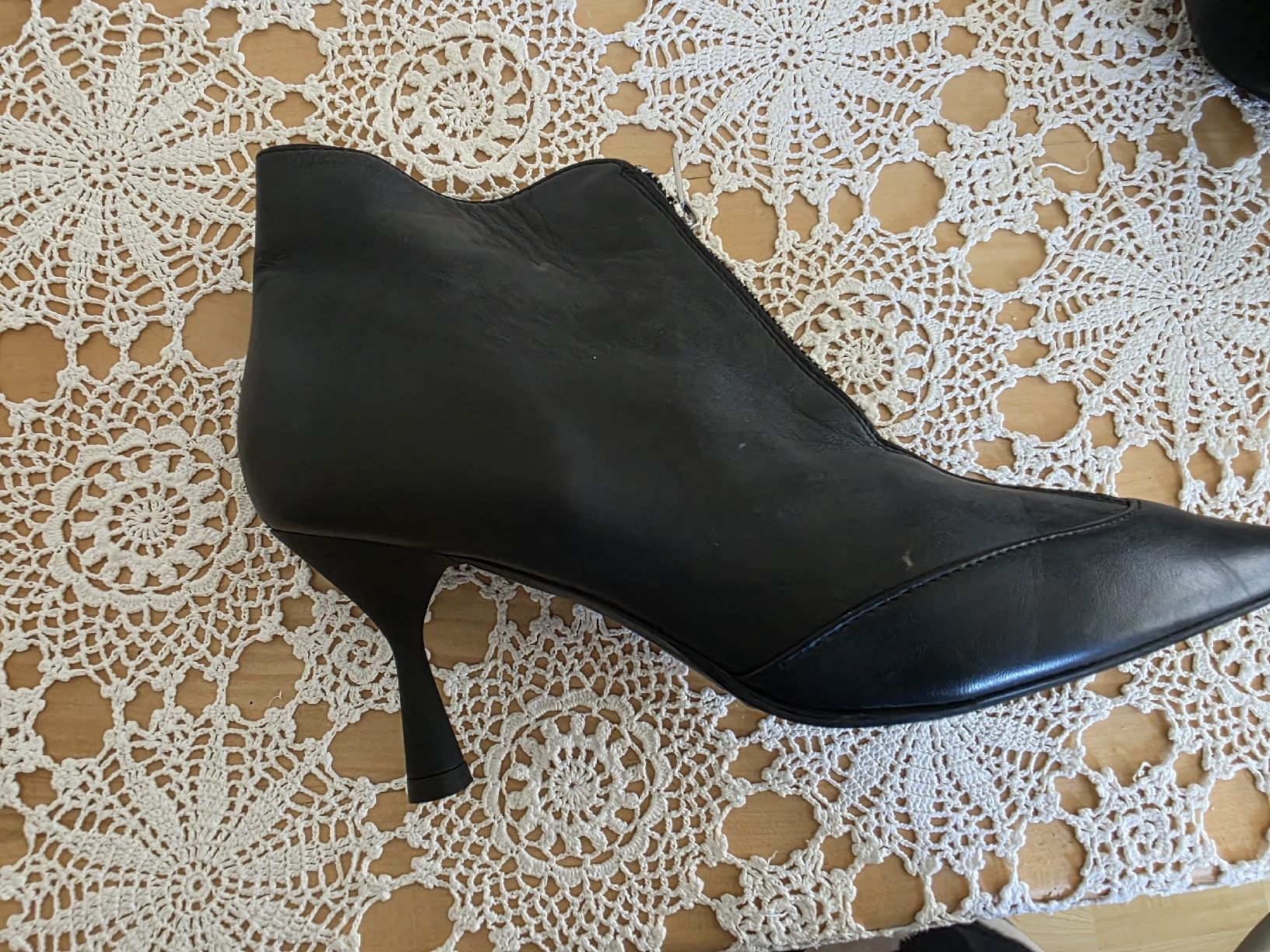 AGL Scarpe da donna: AGL Stiefeletten Leder Schwarz Groesse 39  – Nuovo (secondo la descrizione) da Biberist venduto da charobaum 1