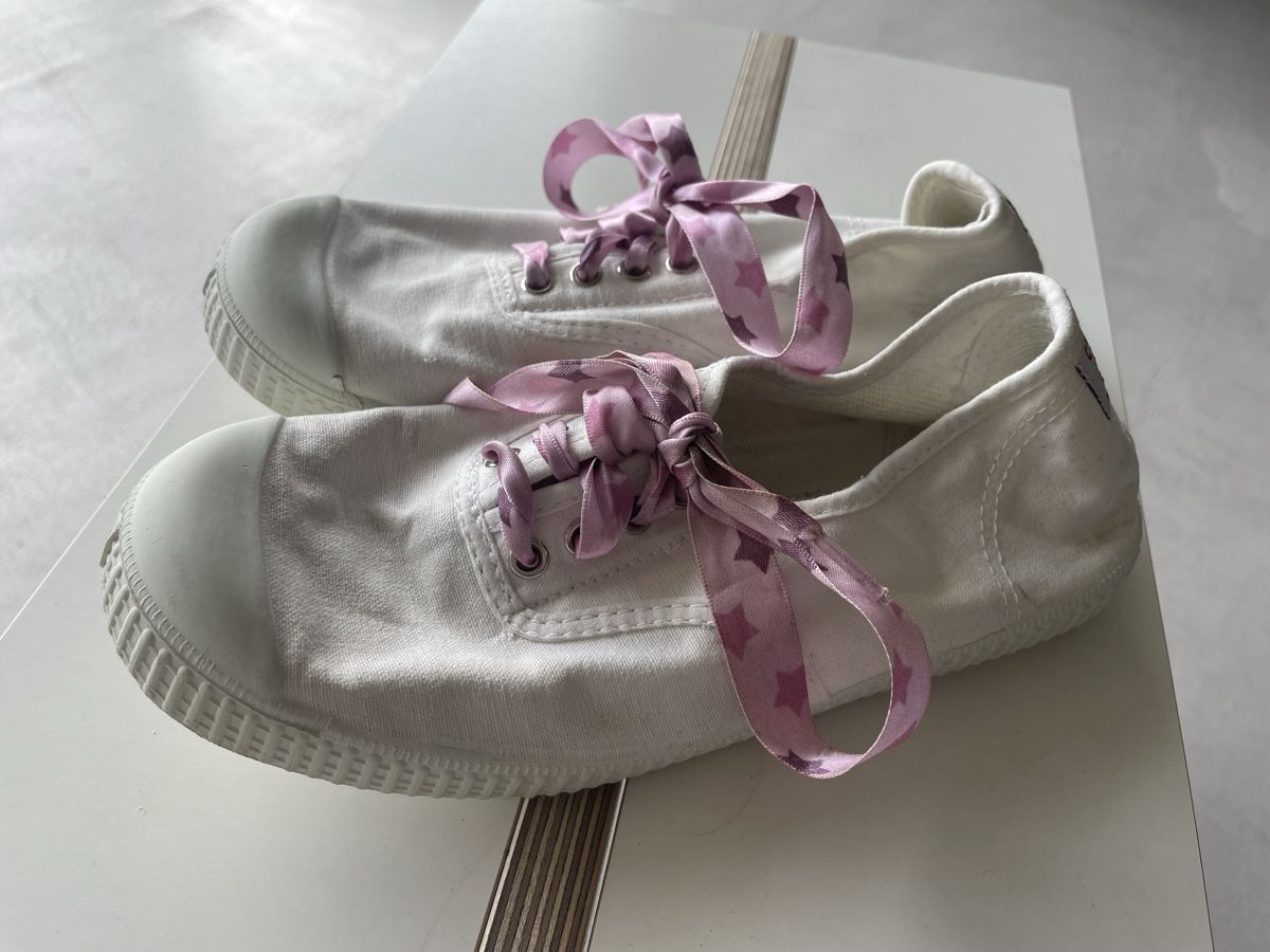 Scarpe per ragazze: weisse Turnschuhe Gr. 34 – Usato da Ipsach venduto da Rena-b 3