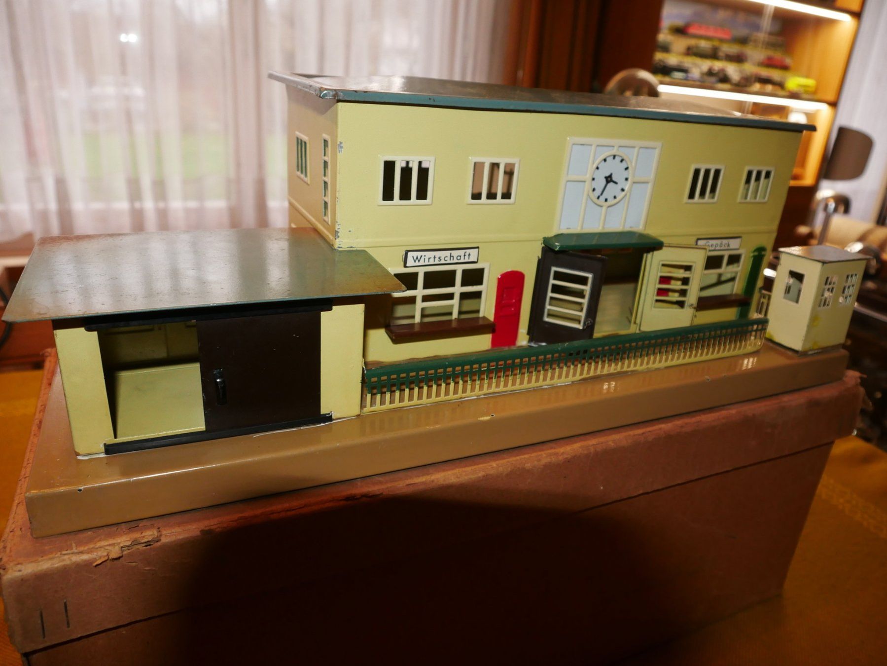 Märklin Modellini di ferrovie: Märklin Bahnhof 2002 B – Usato da Gränichen venduto da iknow 7