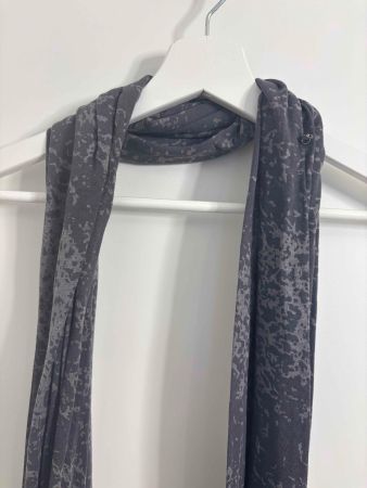 Dünner Stoff-Schal in Grau