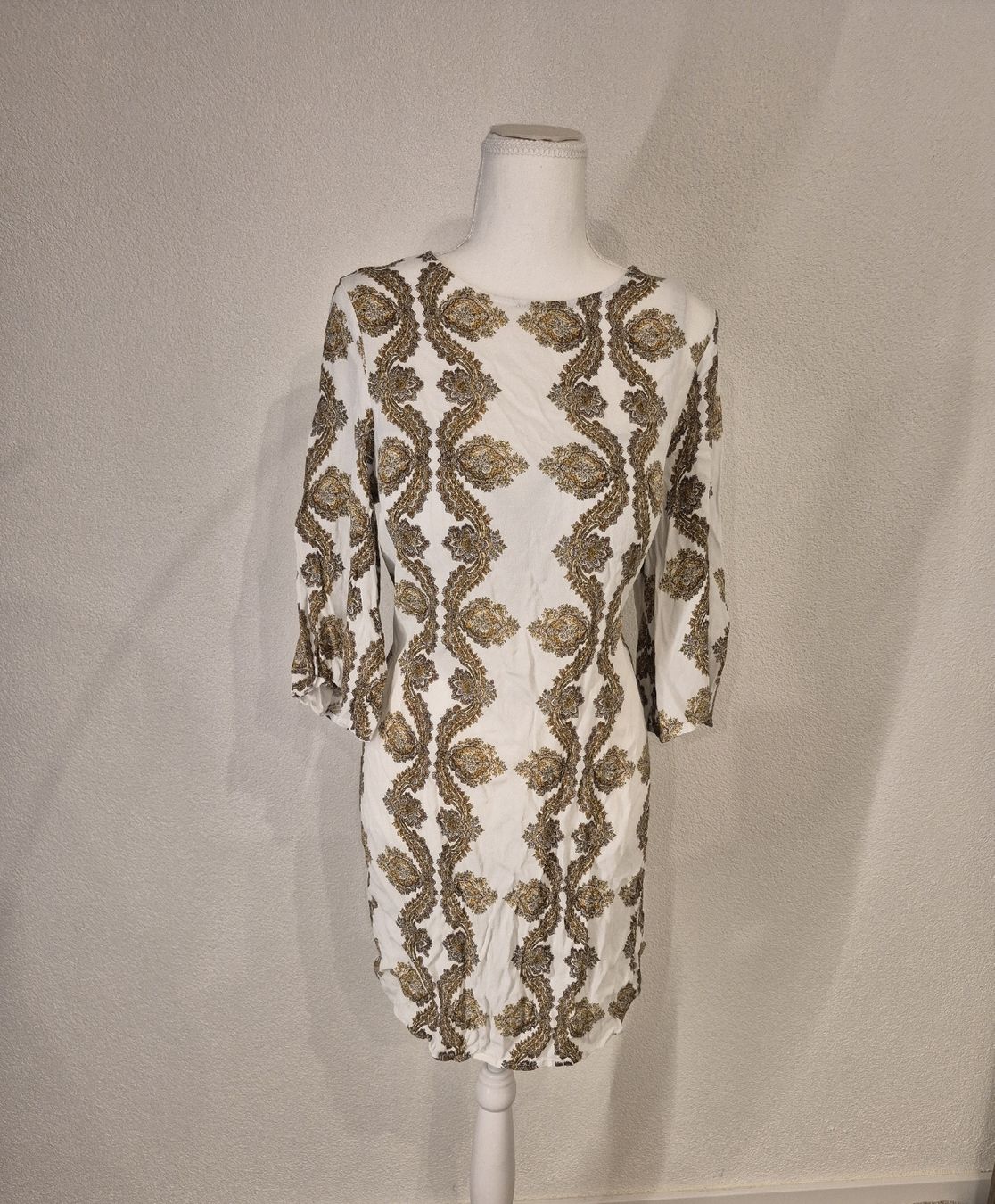H&M Kleider: Elegantes Kleid, H&M, Grösse 42,  – Gebraucht aus La Neuveville von Vestiaire_2011