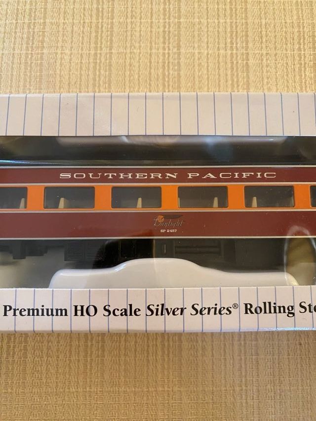 Modellini di ferrovie: H0 85`Bachmann Smooth-Side Coach Southern Pacific Daylight – Nuovo (secondo la descrizione) da Diessenhofen venduto da Albin00 1