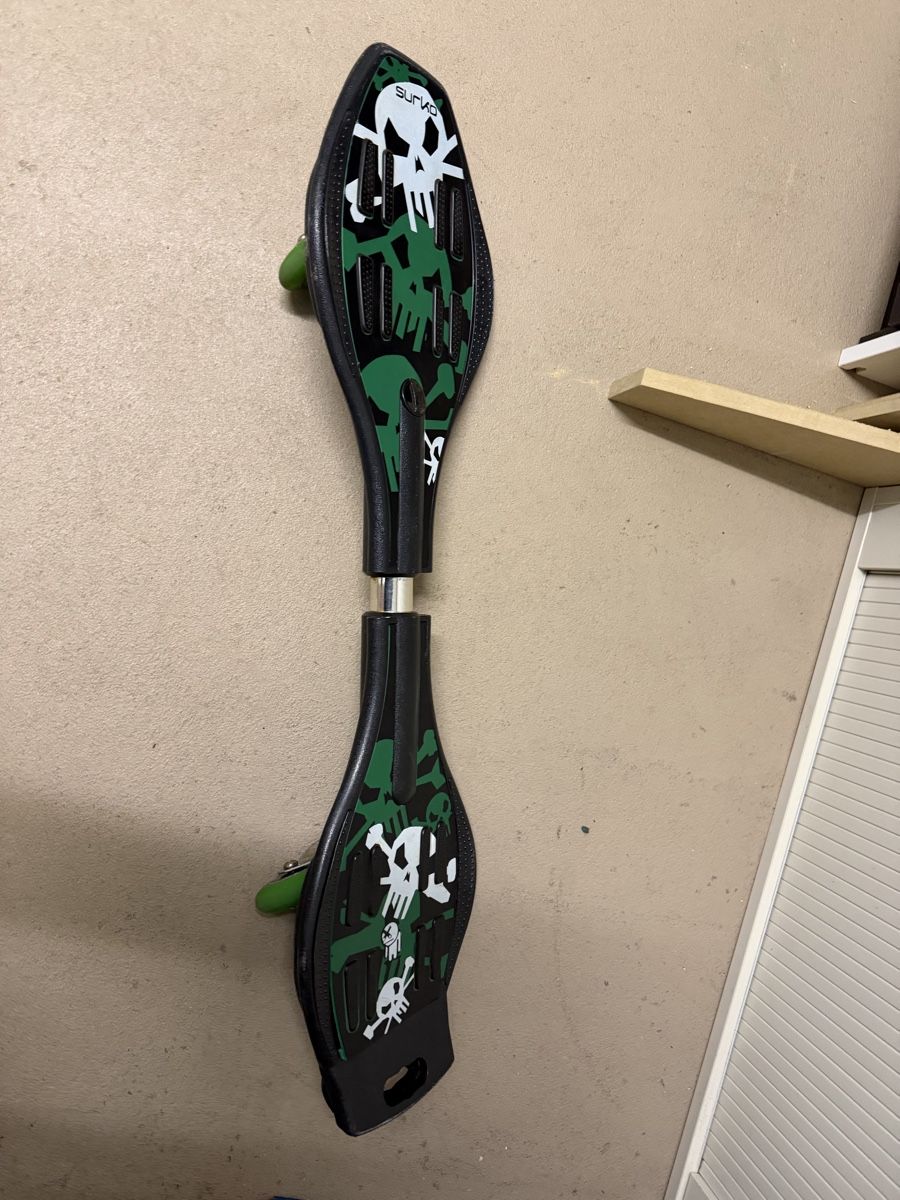 Skateboards: Waveboard / Snakeboard, grün-schwarz – Usato da Uster venduto da vingapo
