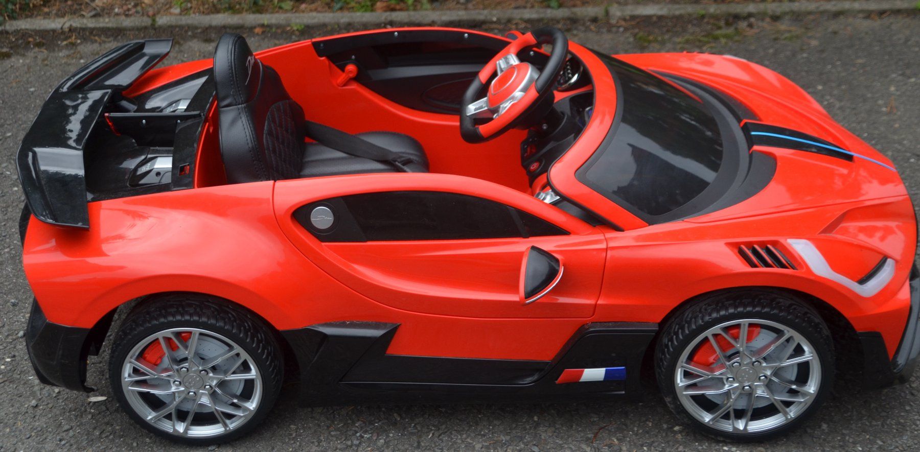 Bugatti Veicoli per bambini: Kinder Bugatti Divo Elektroauto / voiture électrique 12V – Usato da Collonges venduto da arashee 6