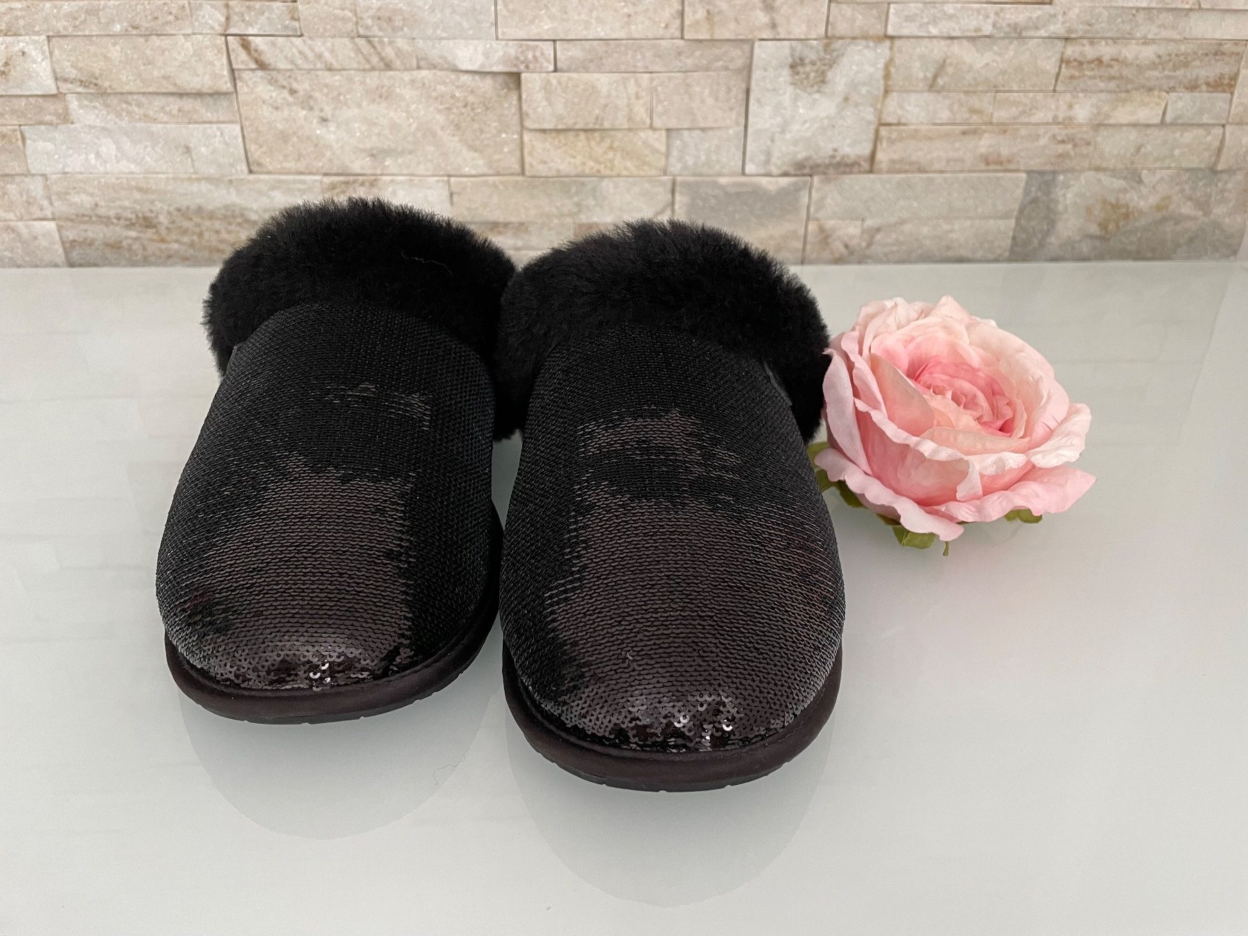 Ugg Scarpe da donna: UGG Pantoffeln Gr. 41 - 35 - Nr. 306 – Usato da Hittnau venduto da LuxAndMore 1