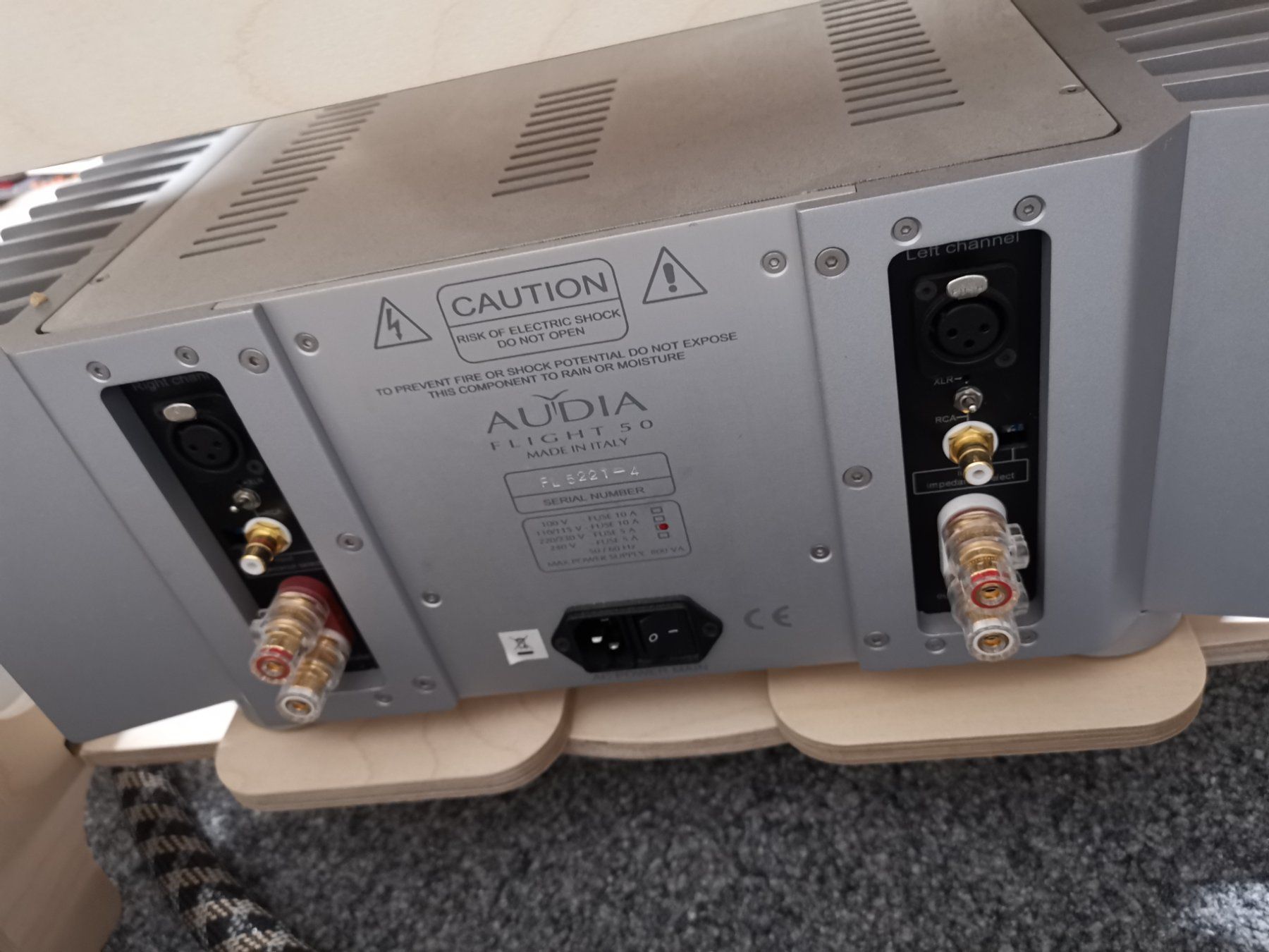 Amplificatori: AUDIA FLIGHT  -  Pre Vorverstärker & Flight 50 Endstufe – Usato da Weinfelden venduto da ice_9hzf 8