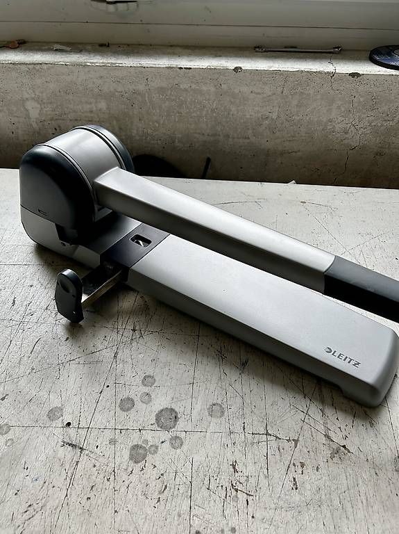 Alle Werkzeuge: Leitz Superlocher – Gebraucht aus Zürich von jov_jg9g