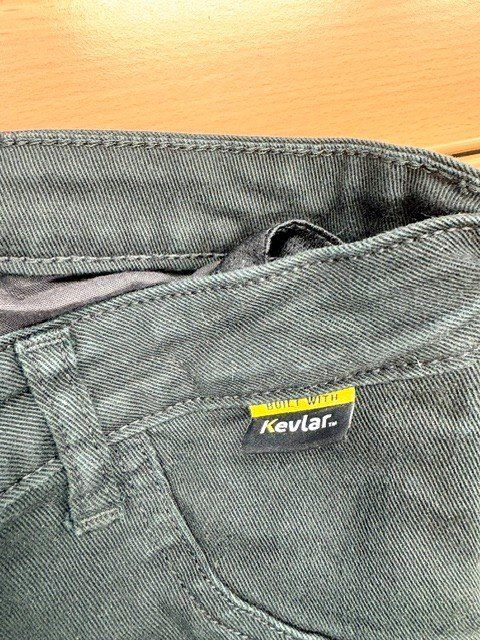 Pantaloni: Motorradhose mit Protektoren Gr. 42 – Usato da Gamsen venduto da Jessi_Booh 1