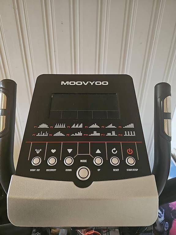 Hometrainer: Vélo elliptique MOOVYOO Red Dragon pliable  – Usato da Glion venduto da AlexFellay_1823 1