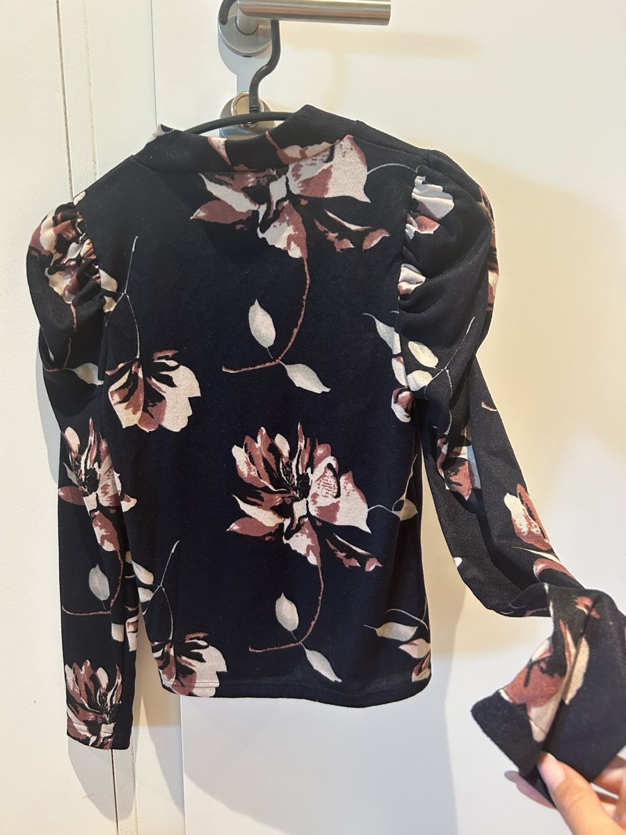 Only Pullover & Sweatshirts: Damen PulloverONLY mit Blumenprint Grösse XS🌸 – Gebraucht aus Sursee von ramona0406 2