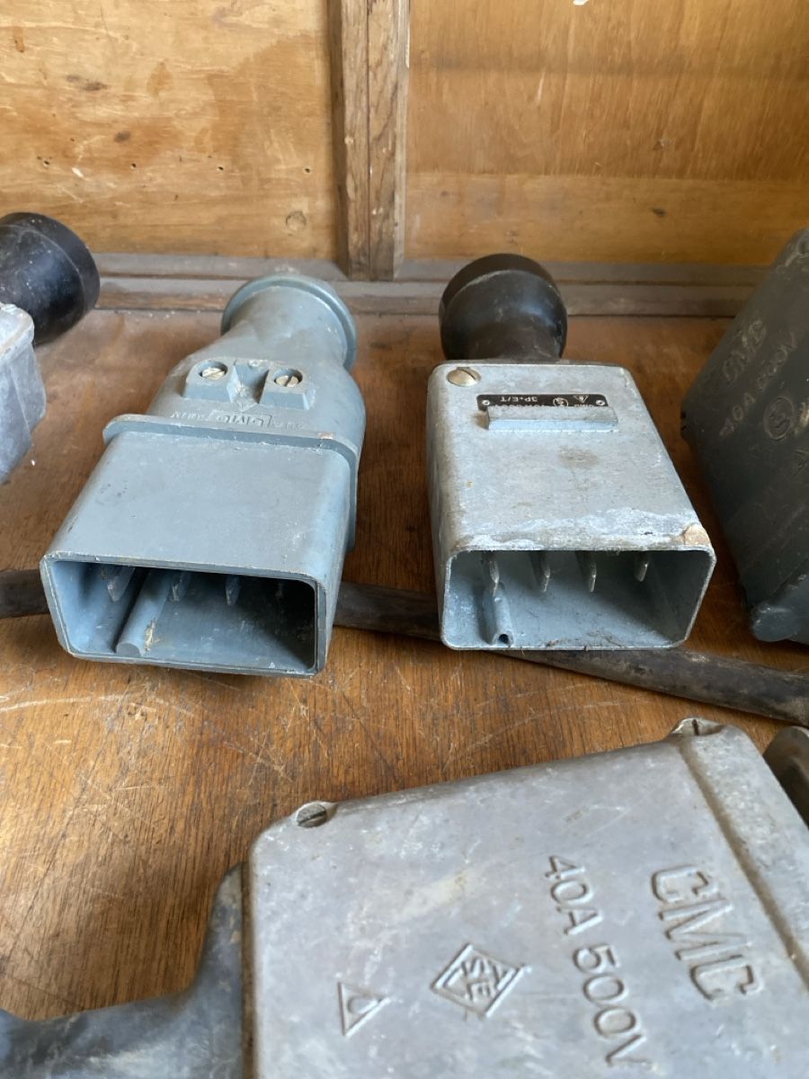 Spine: Diverse I40 Stecker – Difettoso da Gipf-Oberfrick venduto da Fricktaler1803 1